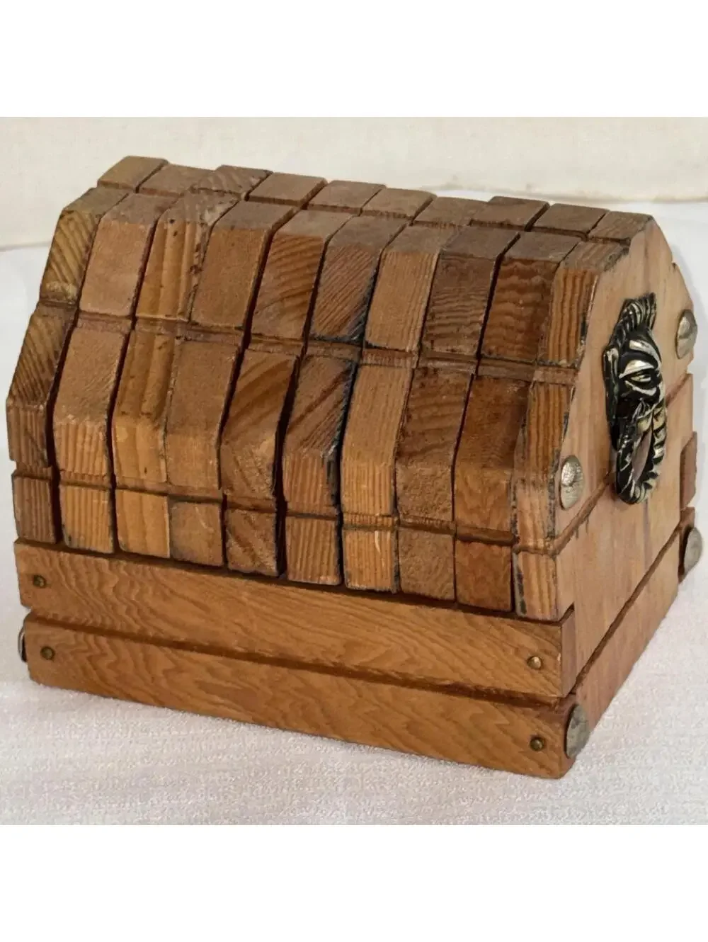 Vintage Wood Cork Coaster Set Caddy‎ Treasure Chest Case Brass Lion Caddy MCM